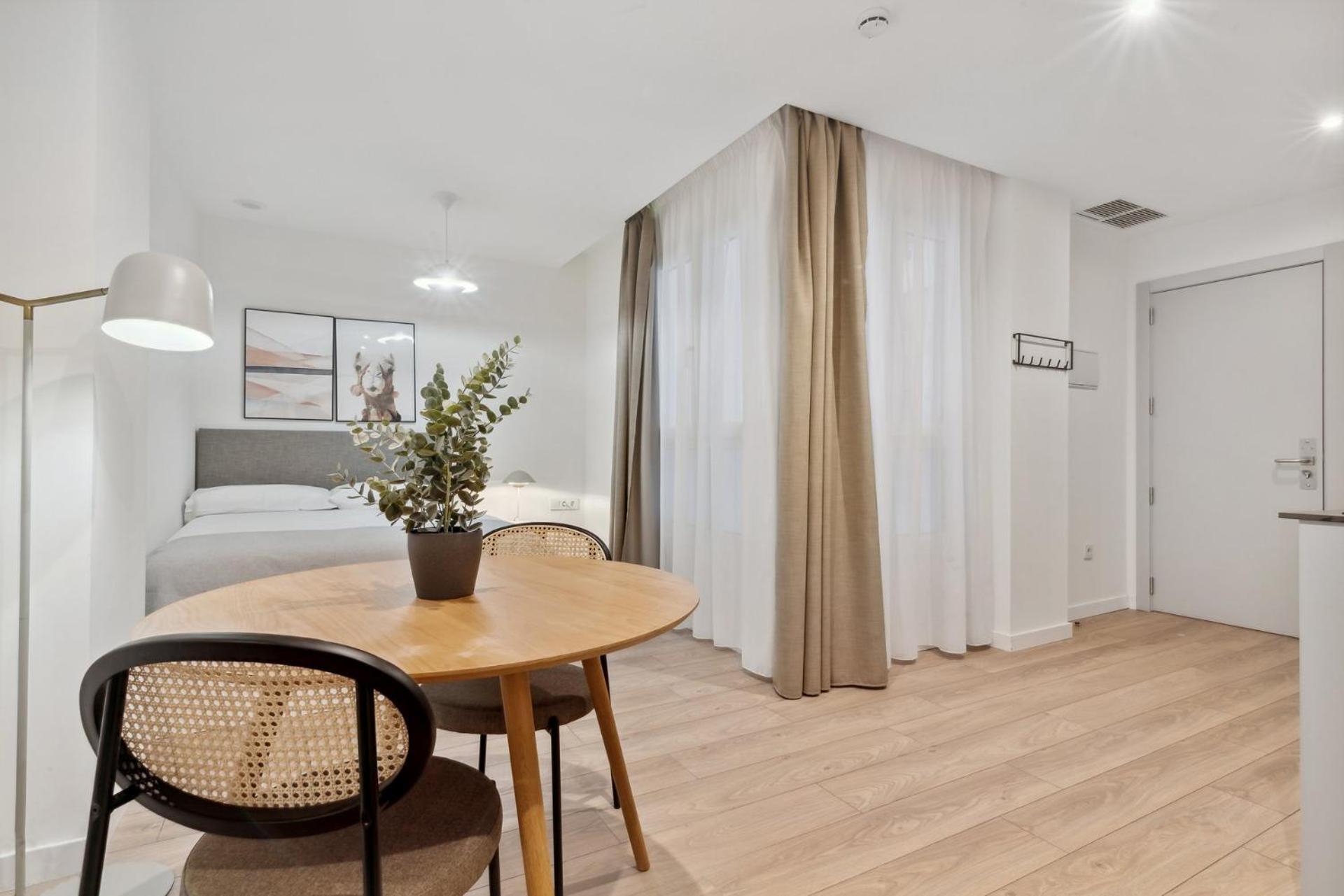 Limehome Valencia Carrer Del Pare Palau I Quer Rom bilde